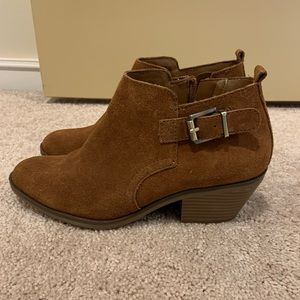 BRAND NEW tan booties